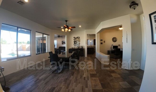 Building Photo - 1612 W Morelos St