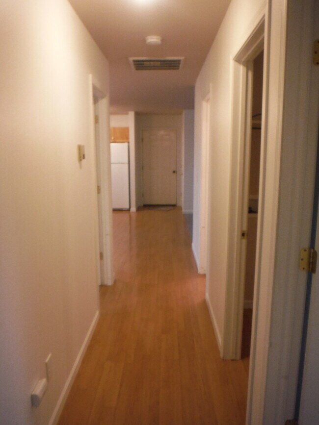 Building Photo - NOR1115