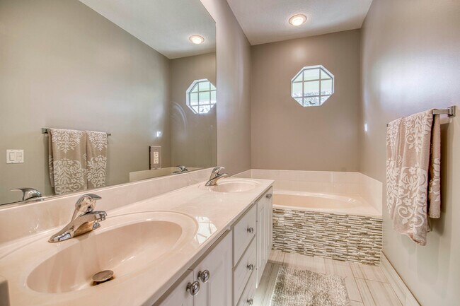 Building Photo - 148 Ashley Ct