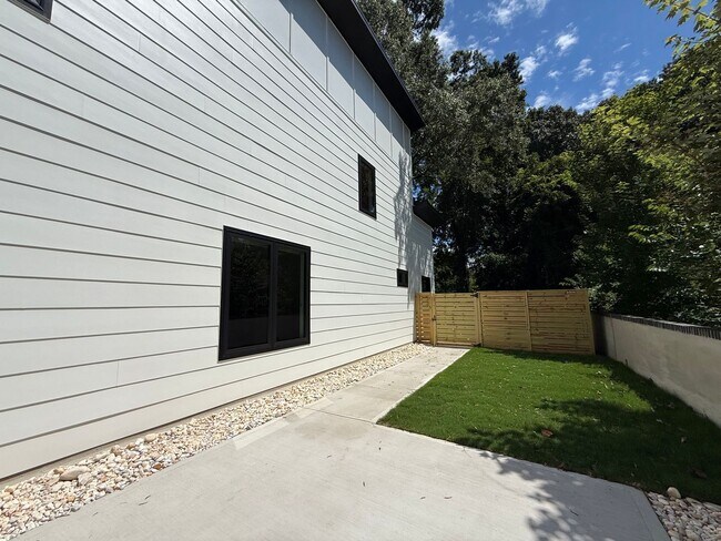 Building Photo - Brand New Luxury 3BD, 2.5BA Downtown Raleigh Townhome with a Private Fenced Yard, No Shared Walls...