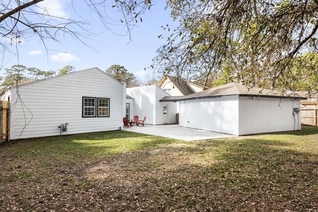 Building Photo - 15126 Forest Lodge Dr