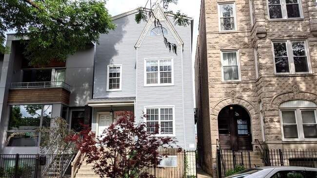 Primary Photo - 527 N Marshfield Ave