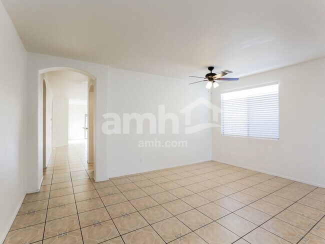 Building Photo - 12238 W Lincoln St