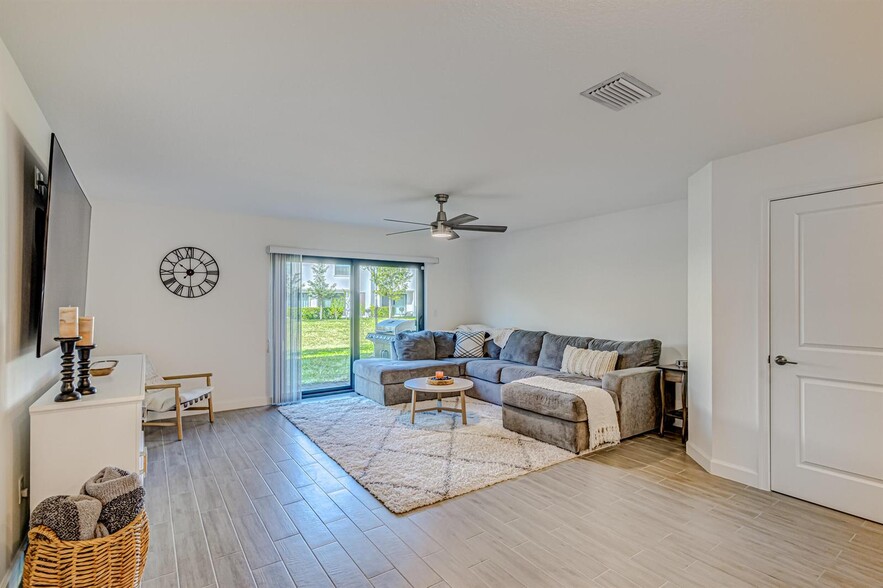 Building Photo - 5007 Woods Edge Cir