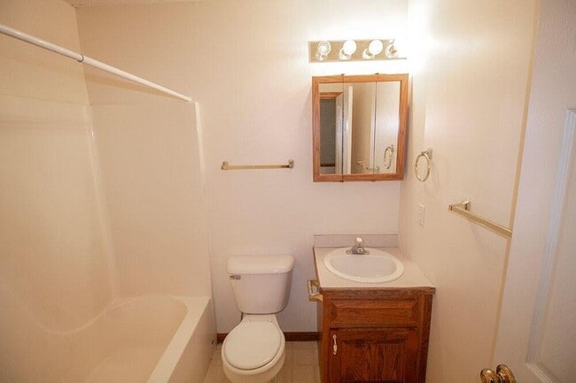 Building Photo - 1318 Valley Creek Ln