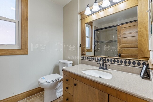 Building Photo - 4047 Wyandot St