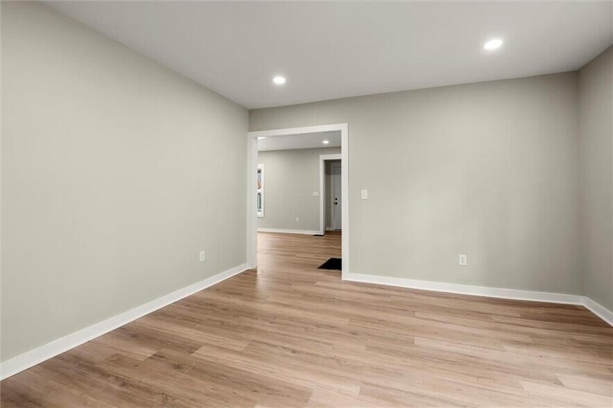 Building Photo - 1332 Thurgood St SW