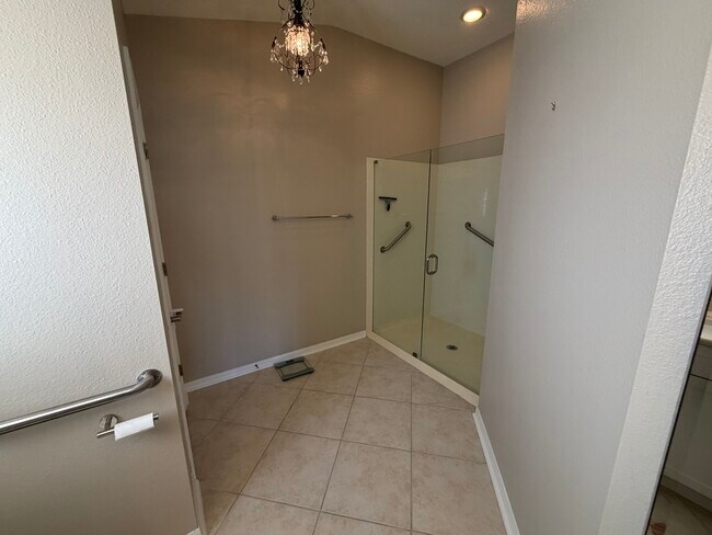 Building Photo - 4720 Decatur Cir