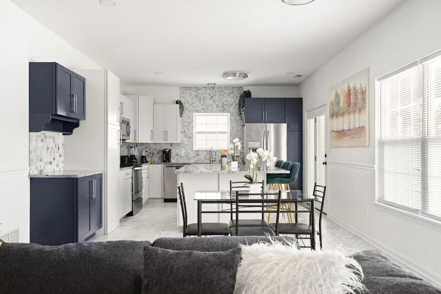 Building Photo - 3766 White Cliff Way