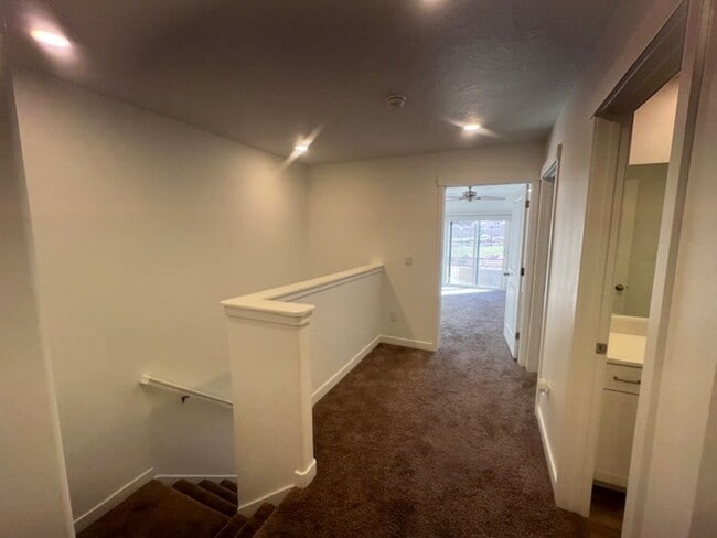 Building Photo - Flexible lease terms!