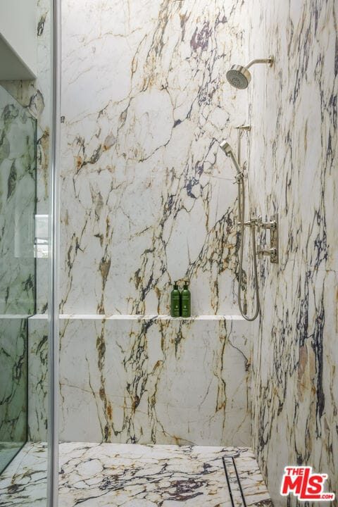 Building Photo - 5201 Vía Donte