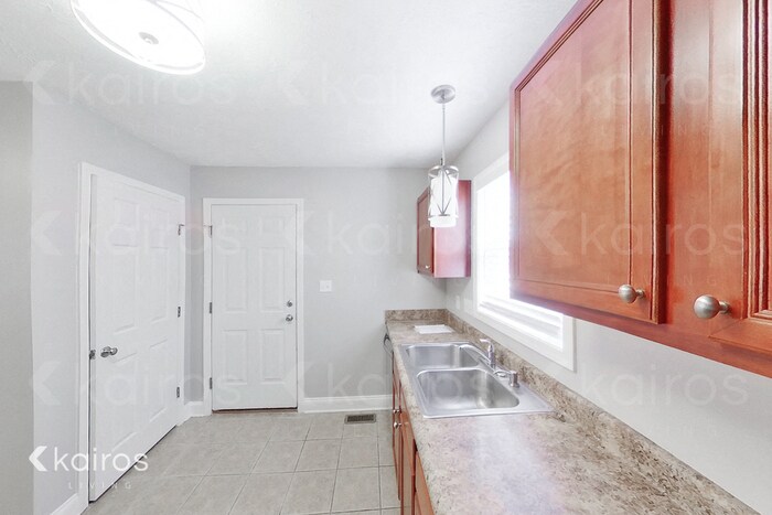 Building Photo - 1612 Silver Ridge Ct
