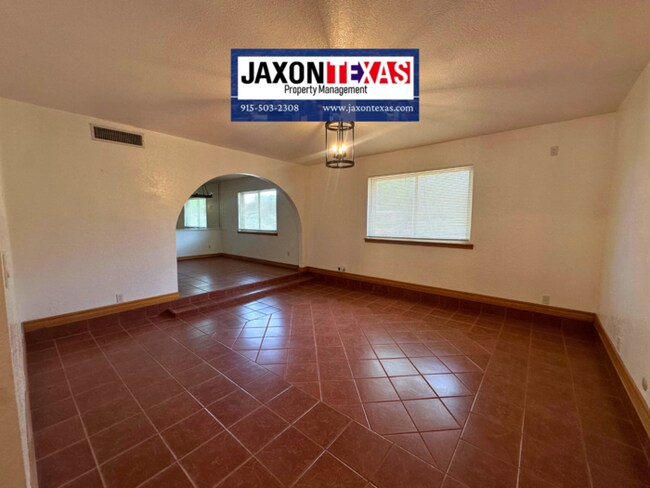Building Photo - 1067 Villa Linda Way