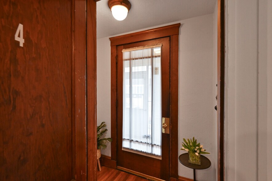 Building Photo - 37 Everett St