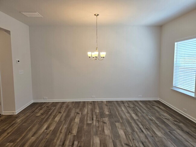 Building Photo - Brand new 3 bed 2.5 bath Townhome located ...