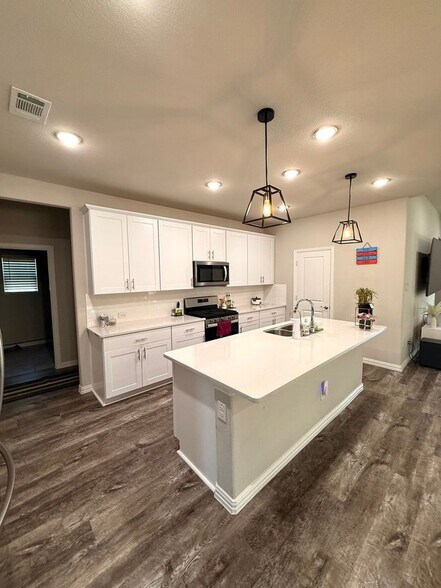 Building Photo - 1705 Berry Rdg Trl