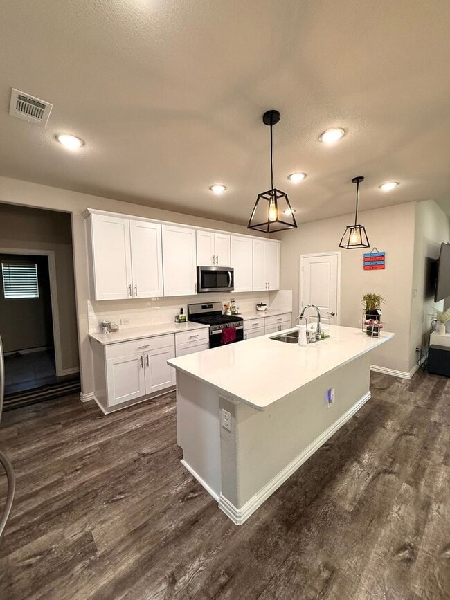 Building Photo - Spacious 4BR4B with Flex Room & OverSized Patio in Aubrey ArrowBrooke