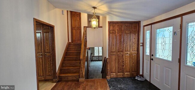 Building Photo - 9004 Flicker Pl