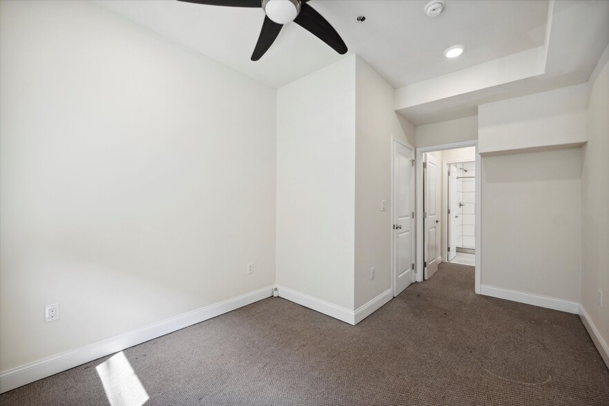 Building Photo - 1825 N Bouvier St