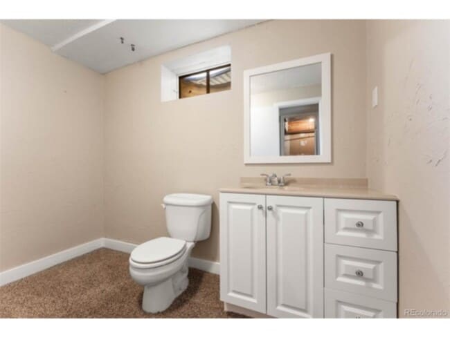 Building Photo - 7073 S Elm St