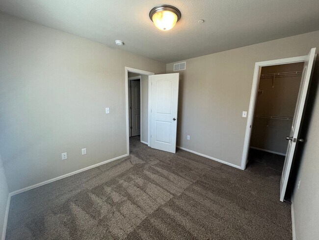Building Photo - 5551 W 29th St