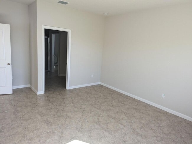 Building Photo - 10644 SW Vasari Way
