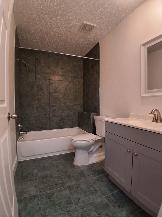 Building Photo - 1744 W 28th St