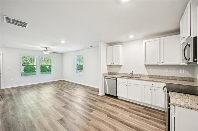 Building Photo - 4437 Ben Hill Rd