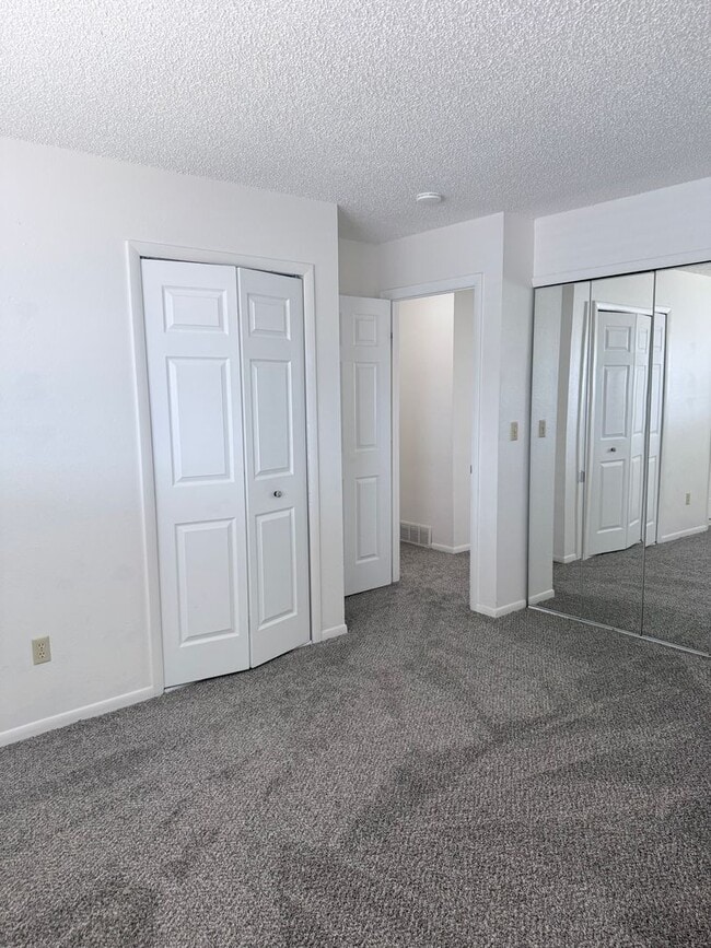 Building Photo - 5710 Eldora Dr