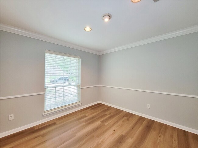 Building Photo - 13406 Glen Erica Dr