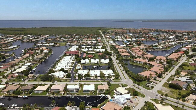 Building Photo - 260 Coronado Dr