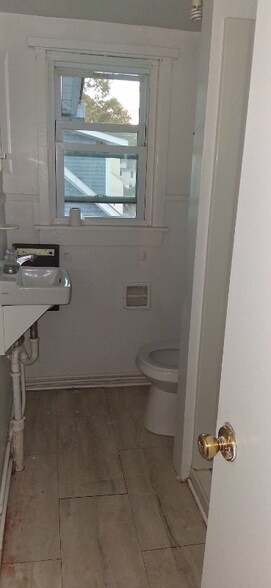 Building Photo - 39 Spring St