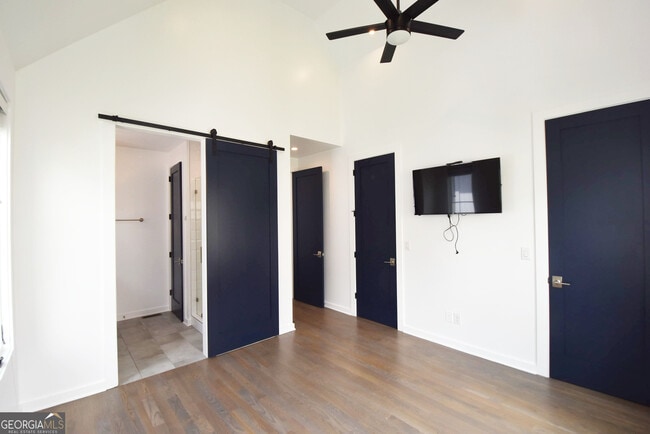 Building Photo - 195 Breakspear Ln
