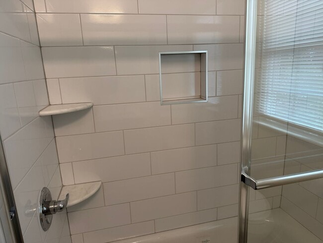 Building Photo - Lovely Renovated Rambler Close to METRO, Parks, Etc.