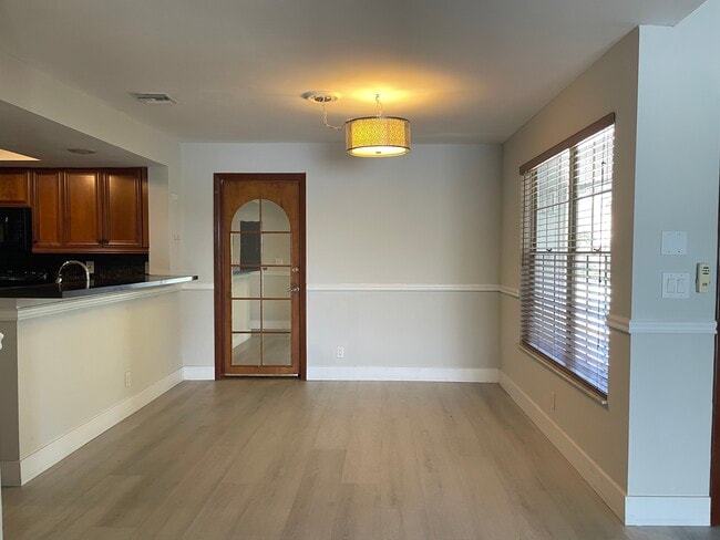 Building Photo - 5276 Buckhead Cir