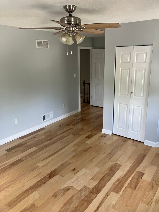 Building Photo - 77 Hennig Dr