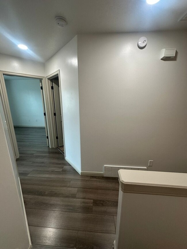 Building Photo - 3 Bed | 2.5 Bath Home in South Weber – Ready for Move-In!