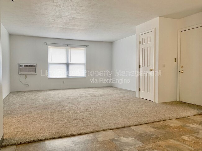 Building Photo - 1324 S Hanover St