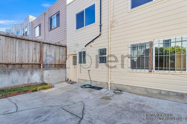 Building Photo - 830 Sargent St