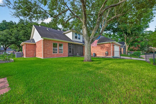 Building Photo - 4727 Lake Village Dr