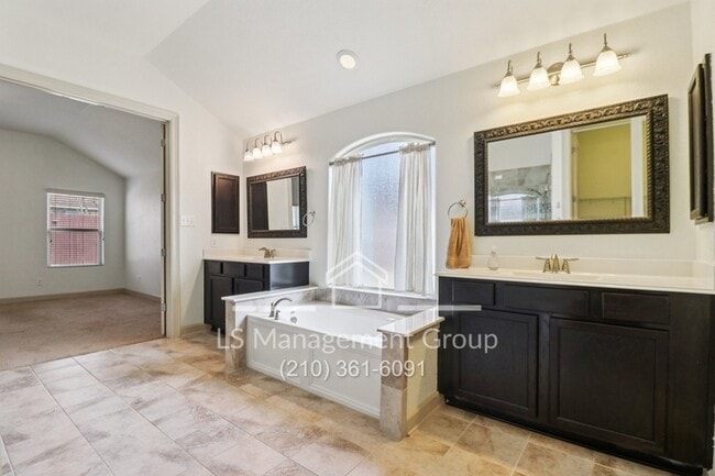 Building Photo - 1041 Water Oak