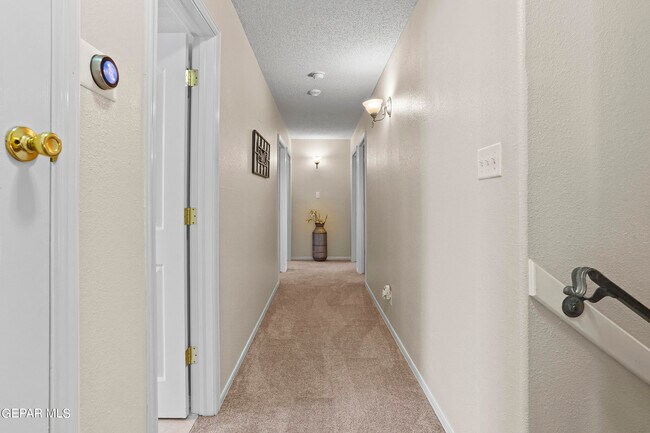 Building Photo - 1091 Los Moros Dr