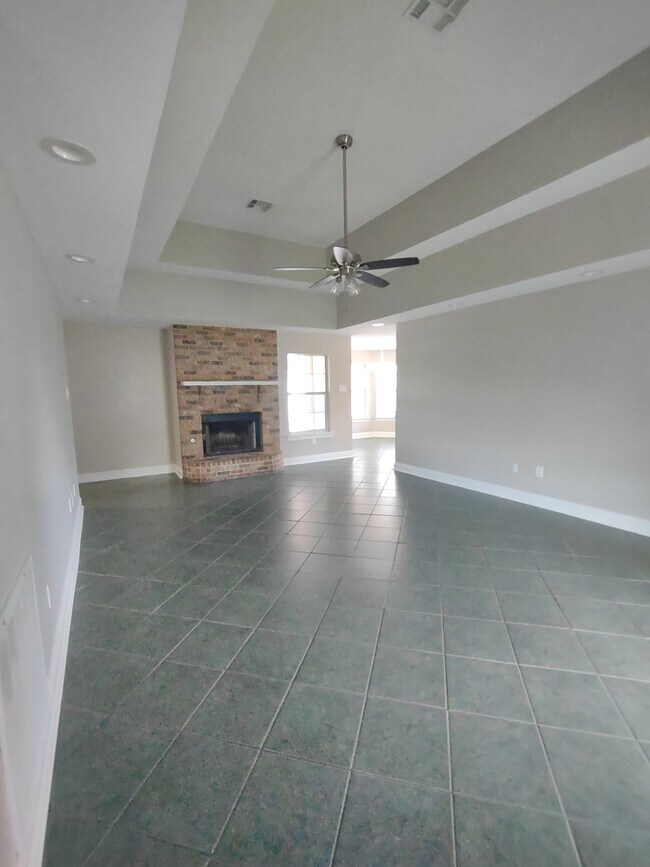 Building Photo - 108 Beaupre Dr