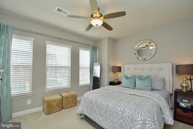 Building Photo - 702 Fair Winds Way