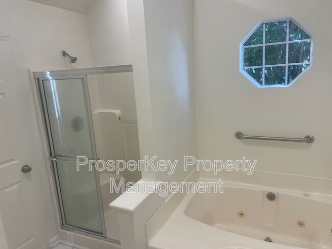 Building Photo - 207 Timber Ridge Dr