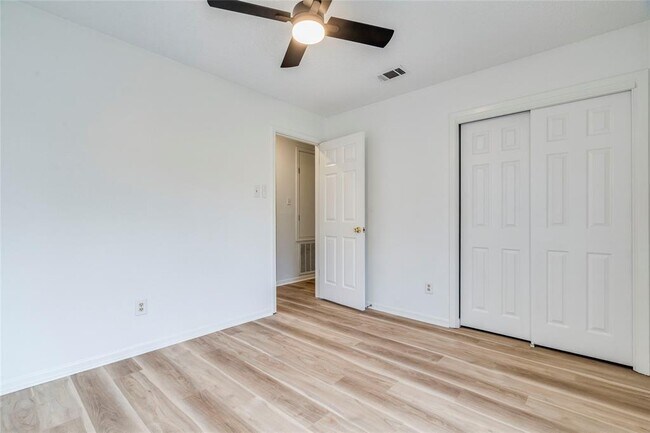 Building Photo - 1306 Glenda Dr