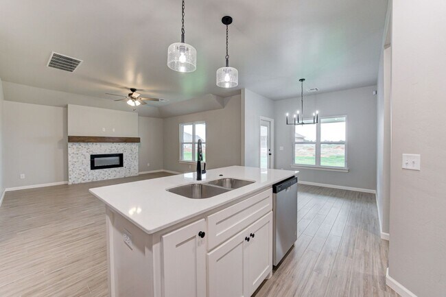 Building Photo - Newer Home For Lease in Washington Oklahoma.