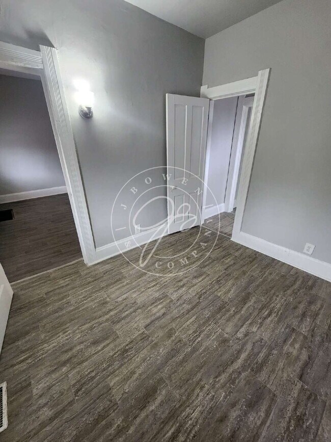 Building Photo - "Charming 3-Bedroom Home with updates throughout! Move in ready!