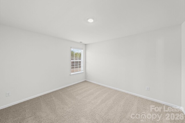 Building Photo - 204 Calvin Crk Dr