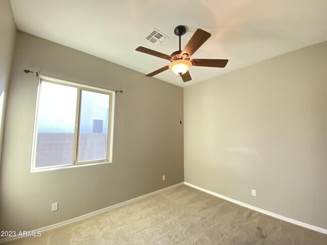 Building Photo - 20841 W Eastview Way